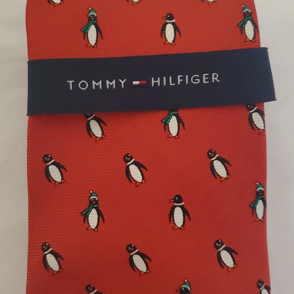 100% Silk Neck Tie Tommy Hilfiger Holiday Penguin Print Christmas Red